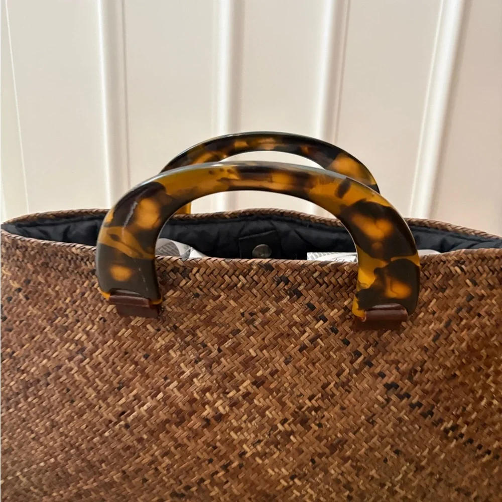 Elegant Brown Intricate Woven Tote with Tortoise Shell Handles - Picture 2 of 7